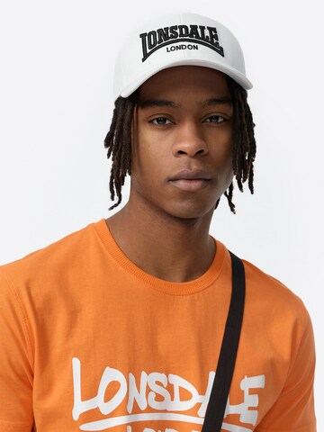 Casquette 'FLIXTON' LONSDALE en blanc : devant