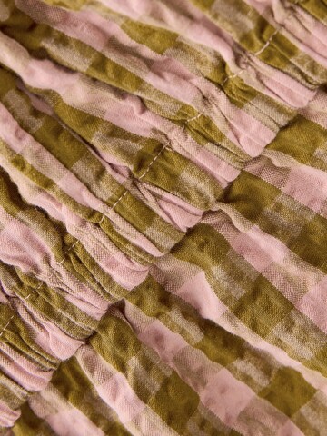 Next Overall in Roze