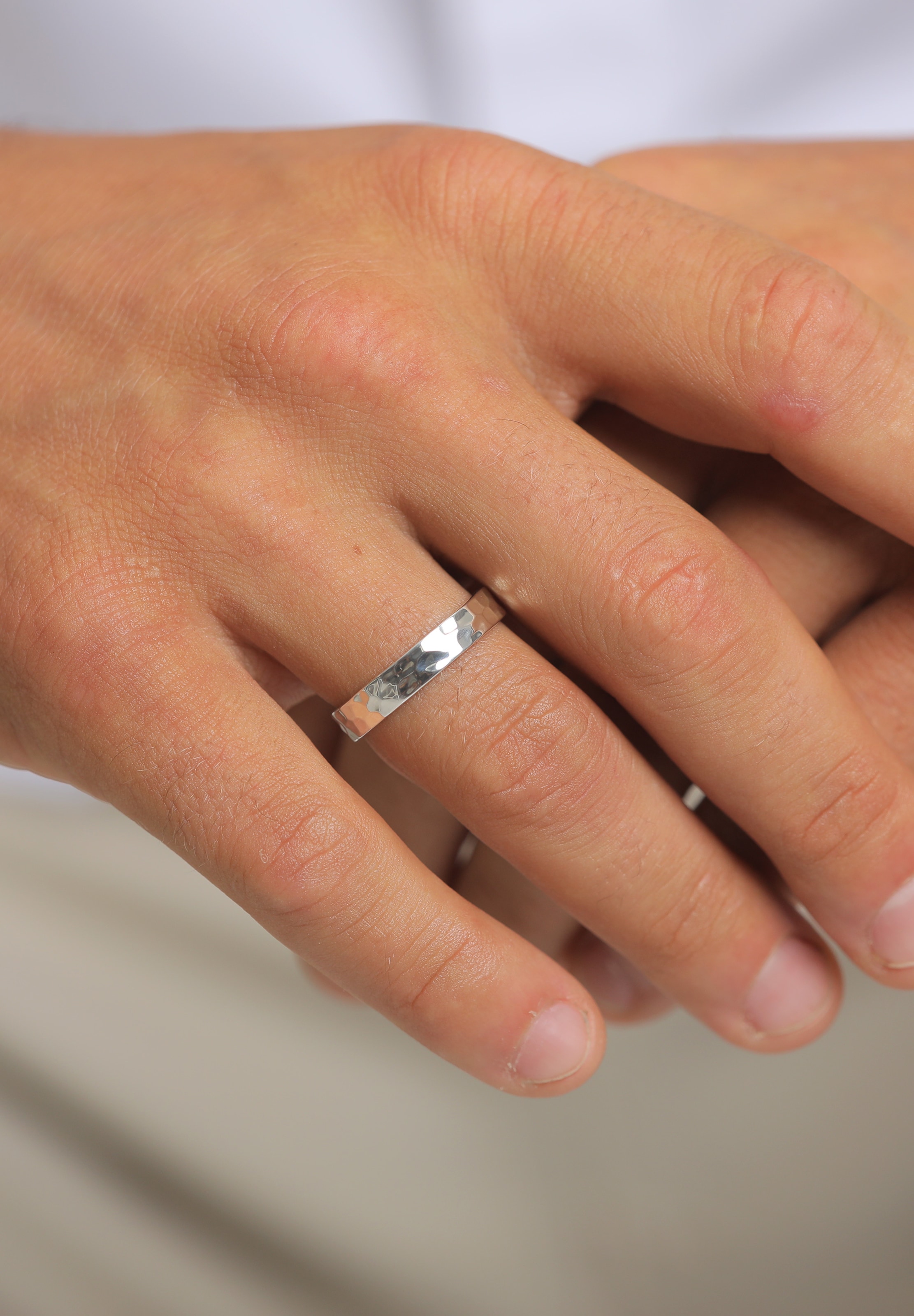 KUZZOI Sormus 'Organic' värissä hopea: etupuoli