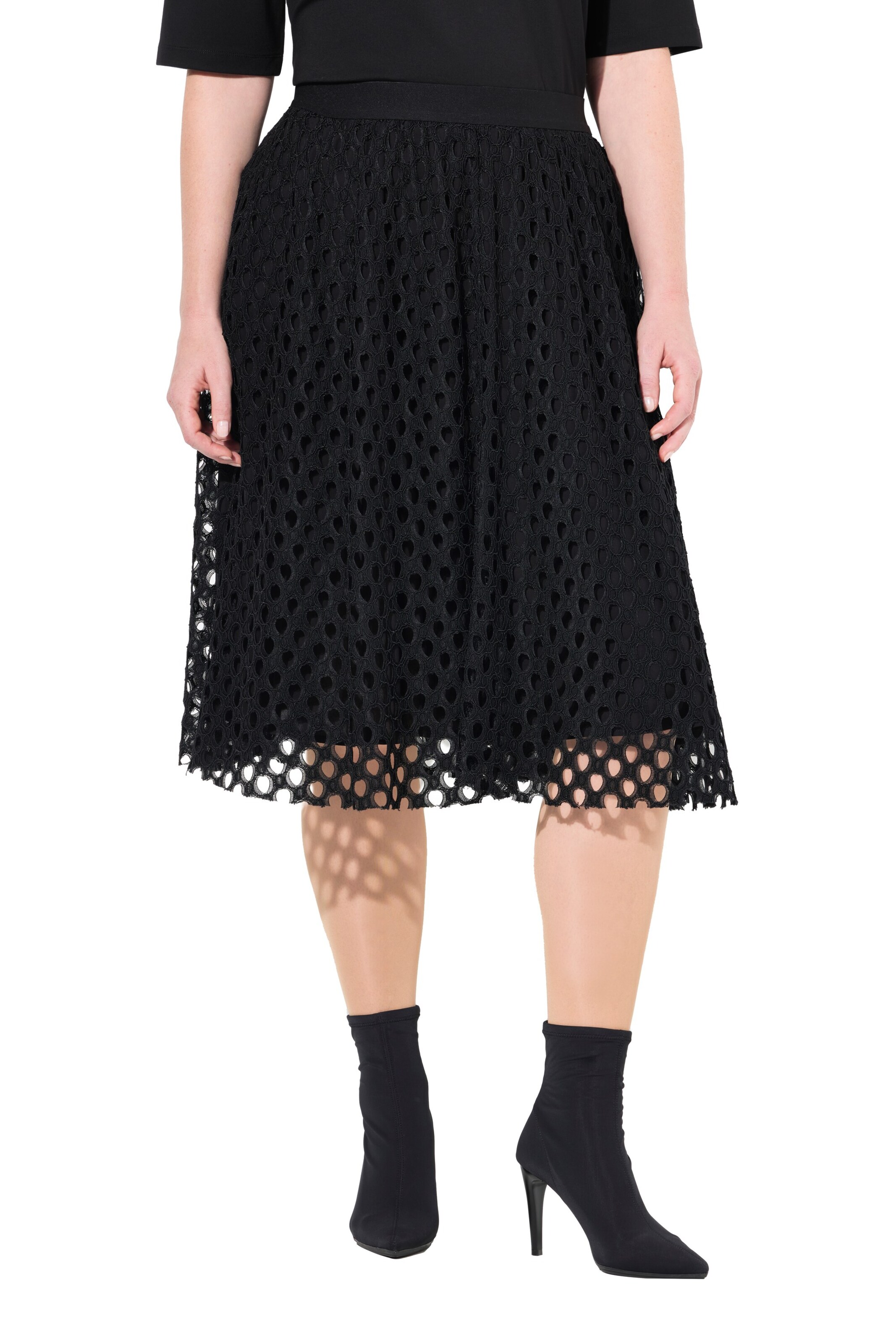 Ulla Popken Seelik, värv must: eest vaates