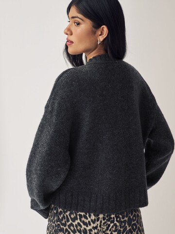 Cardigan Next en gris