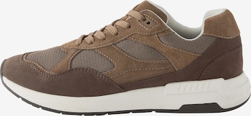 Baskets basses Next en marron : devant