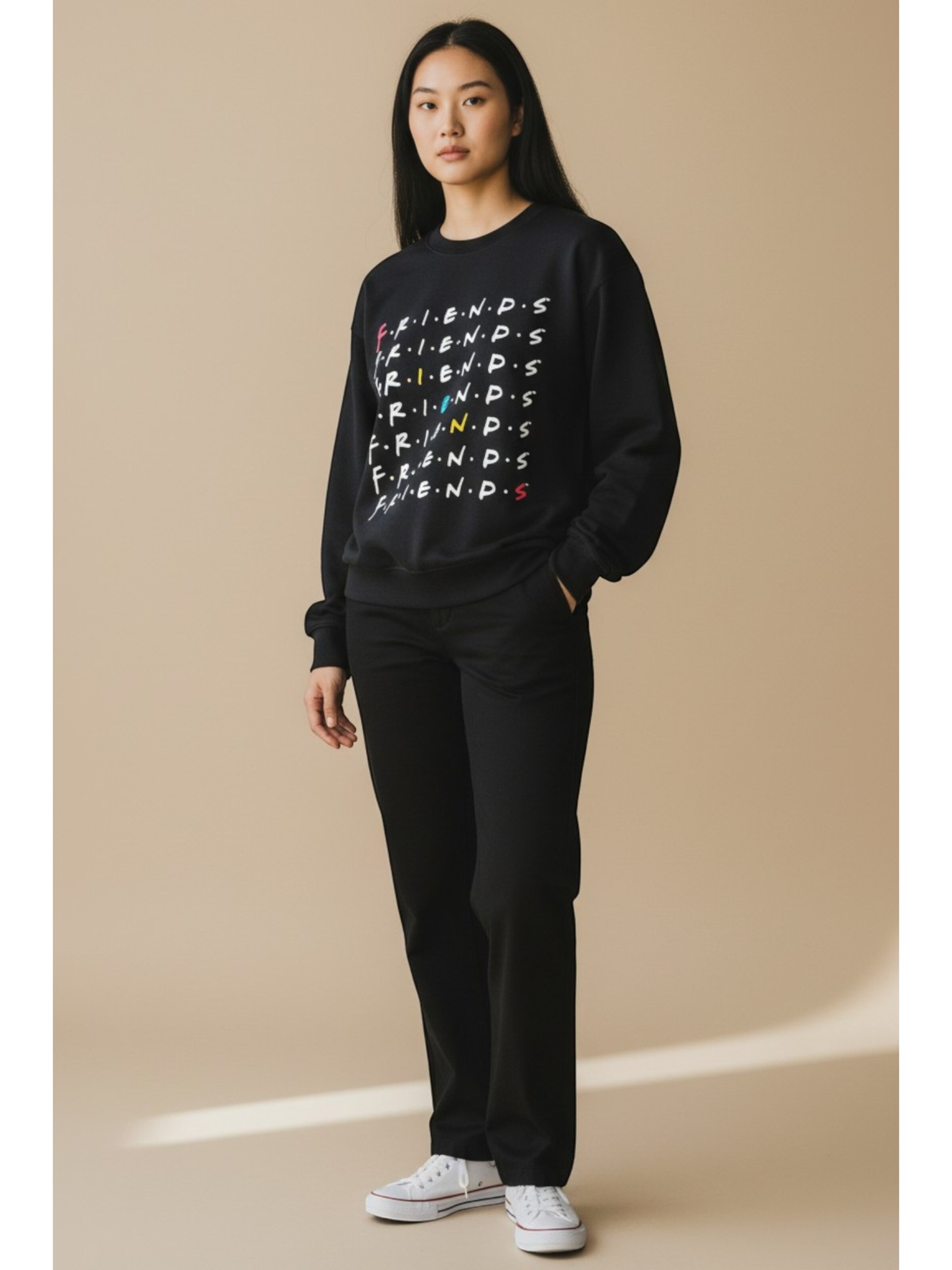 Warner Bros Sweatshirt 'Friends' in Black