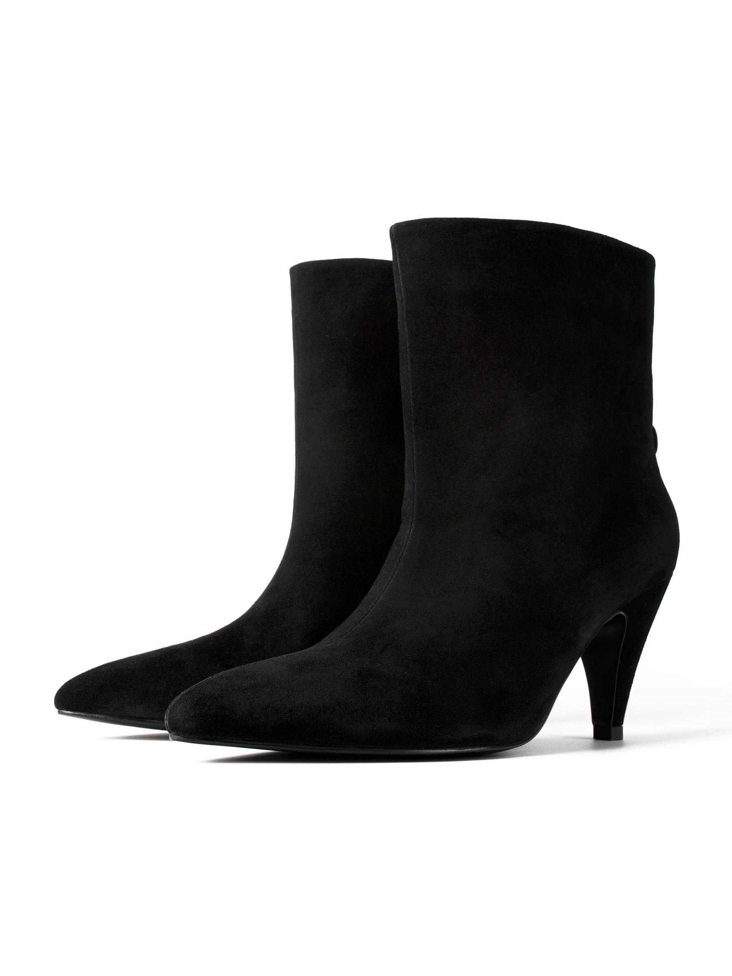 L37 HANDMADE SHOES Ankle boots 'ZINA' in Black: front