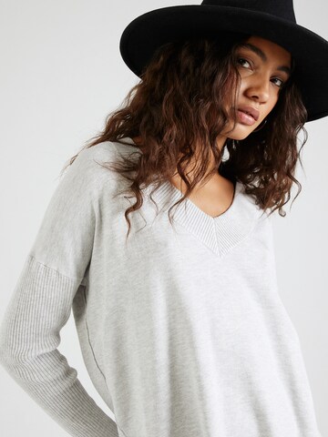 River Island Pullover in Grau