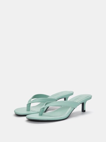 Pull&Bear Teenslipper in Groen