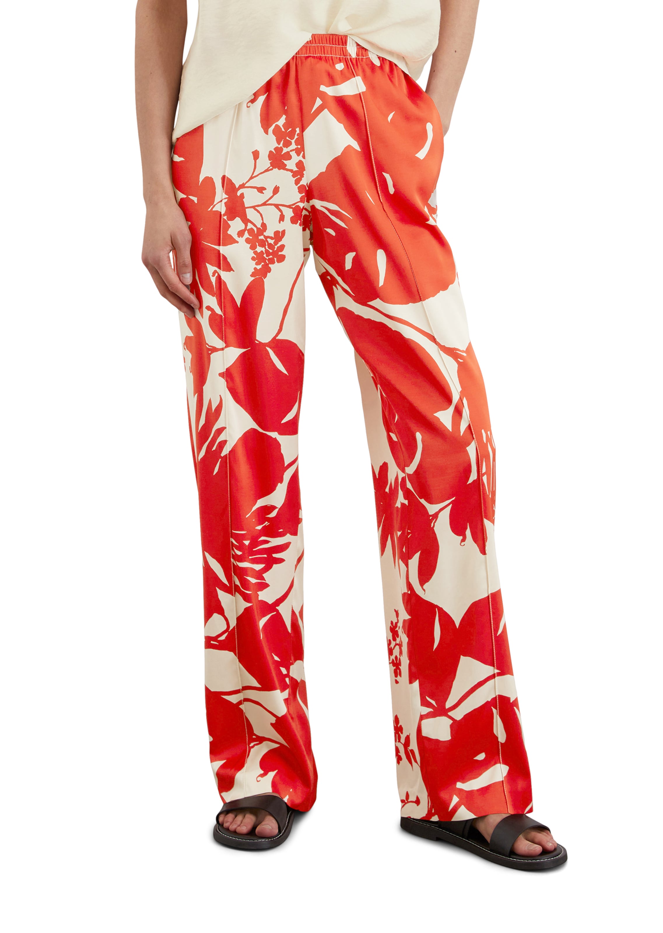 Marc O'Polo Loosefit Hose in Rot: Vorderseite