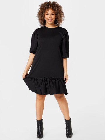 Robe Trendyol Curve en noir : devant