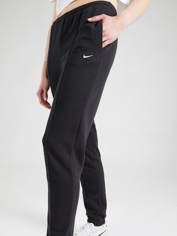 Nike Sportswear Tapered Trousers in Black