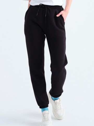 Rockupy Regular Sporthose 'Lenny' in Schwarz