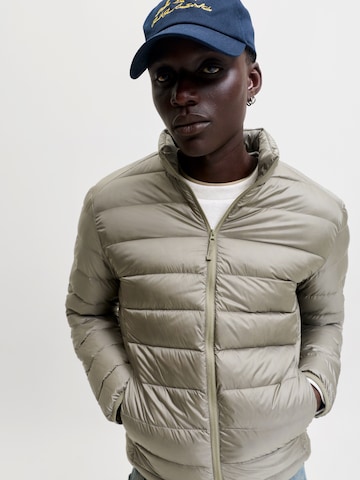 JACK & JONES Přechodná bunda 'JJEBERG' – zelená
