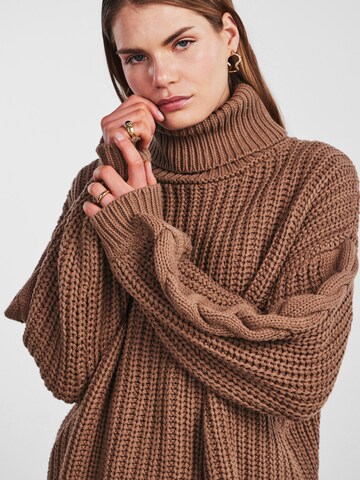 Pull-over 'SANNE' Y.A.S en marron