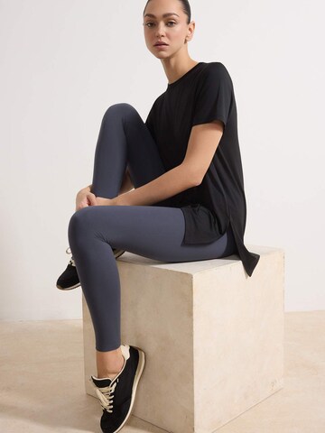 Trendyol - Camiseta en negro