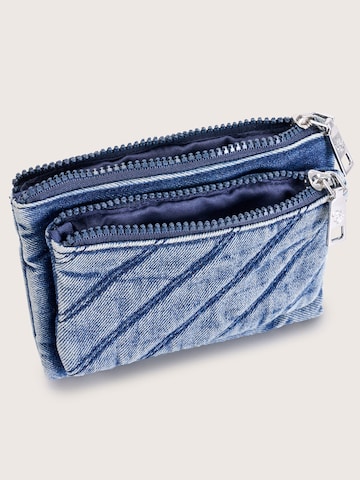 Camomilla Italia Portemonnee in Blauw: voorkant