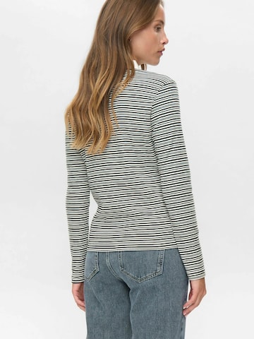 Maglietta 'NUSEMMA' di NÜMPH in nero