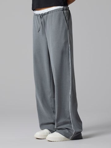 Regular Pantalon LMTD en gris