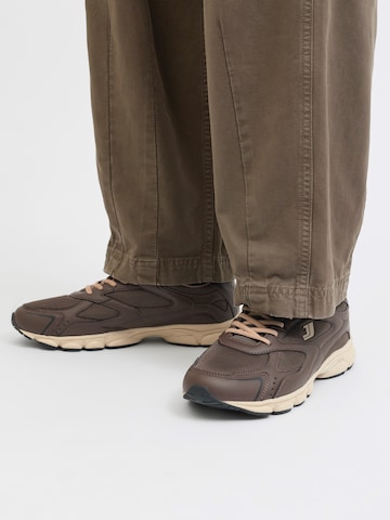 JACK & JONES Trampki niskie 'JFWEDGE' w kolorze brązowy