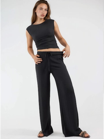 Busem Loose fit Pants in Black
