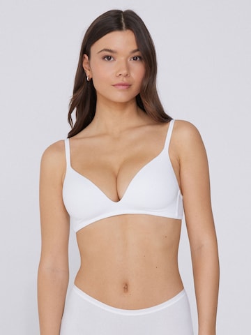 Tezenis Triangle Bra in White: front