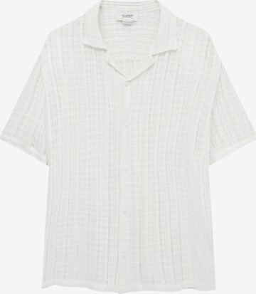 Pull&Bear Comfort fit Button Up Shirt in White: front