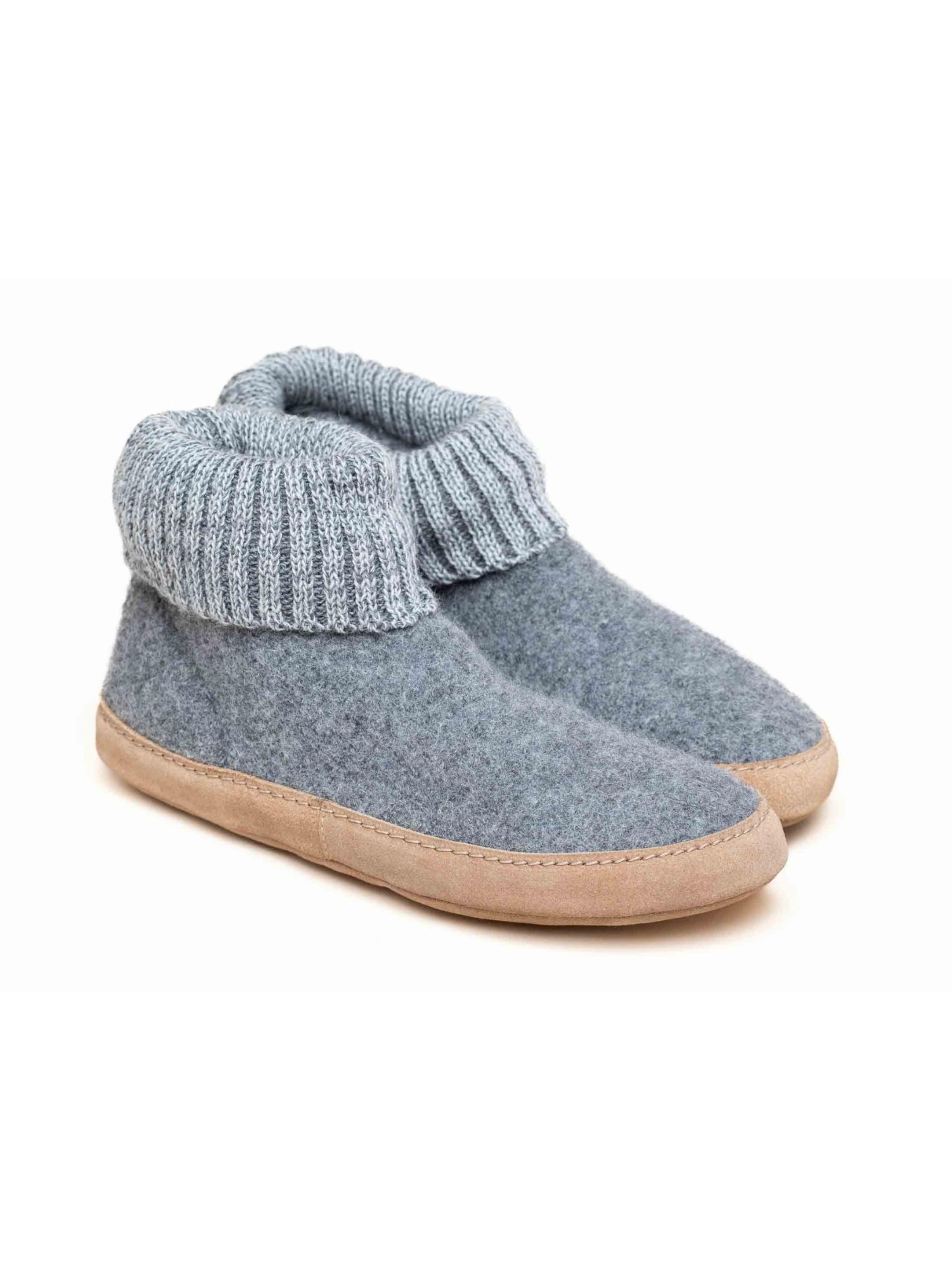 Gottstein Slippers 'Hüttenschuhe Dakota' in Grey