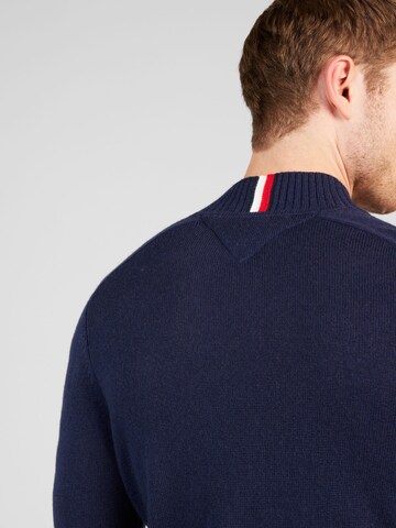 TOMMY HILFIGER Svetr – modrá