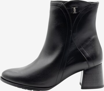 Usha Ankle Boots in Black: front