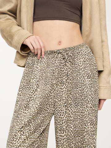 Pull&Bear Szeroka nogawka Spodnie w kolorze brązowy