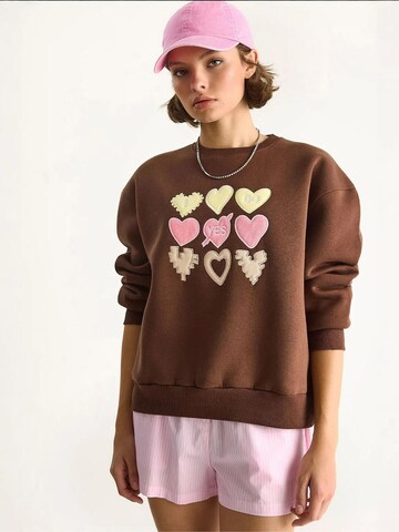 Bianco Lucci Sweatshirt in Brown
