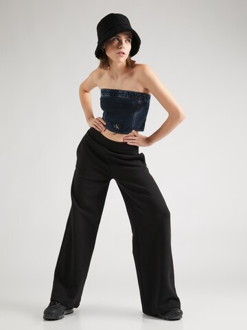 Wide leg Pantaloni de la Calvin Klein Jeans pe negru