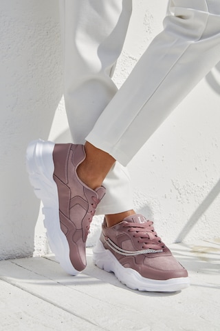 LASCANA Sneaker in Lila