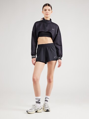 NIKE Regular Sportshorts in Schwarz