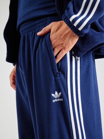 ADIDAS ORIGINALS Tapered Hose in Blau