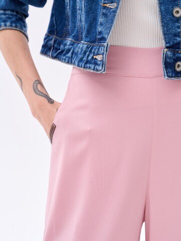 Blue Shadow Regular Hose in Pink