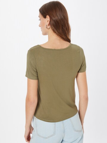 Tricou 'Amber' de la Hailys pe verde