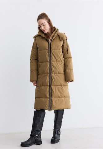 rethinkit studios Mantel 'Shelter' in Braun: Vorderseite