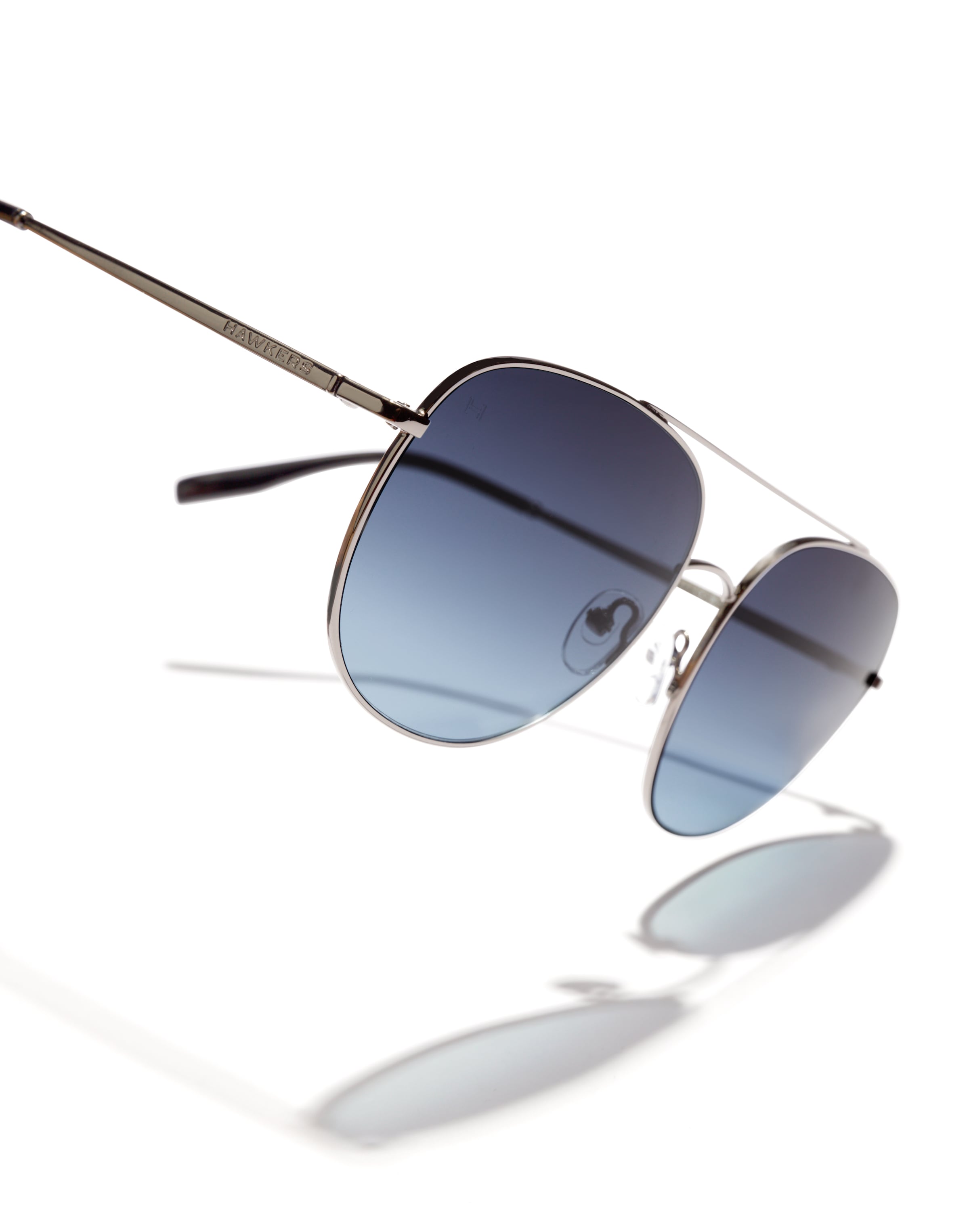 HAWKERS Γυαλιά ηλίου 'SWAG' σε ασημί