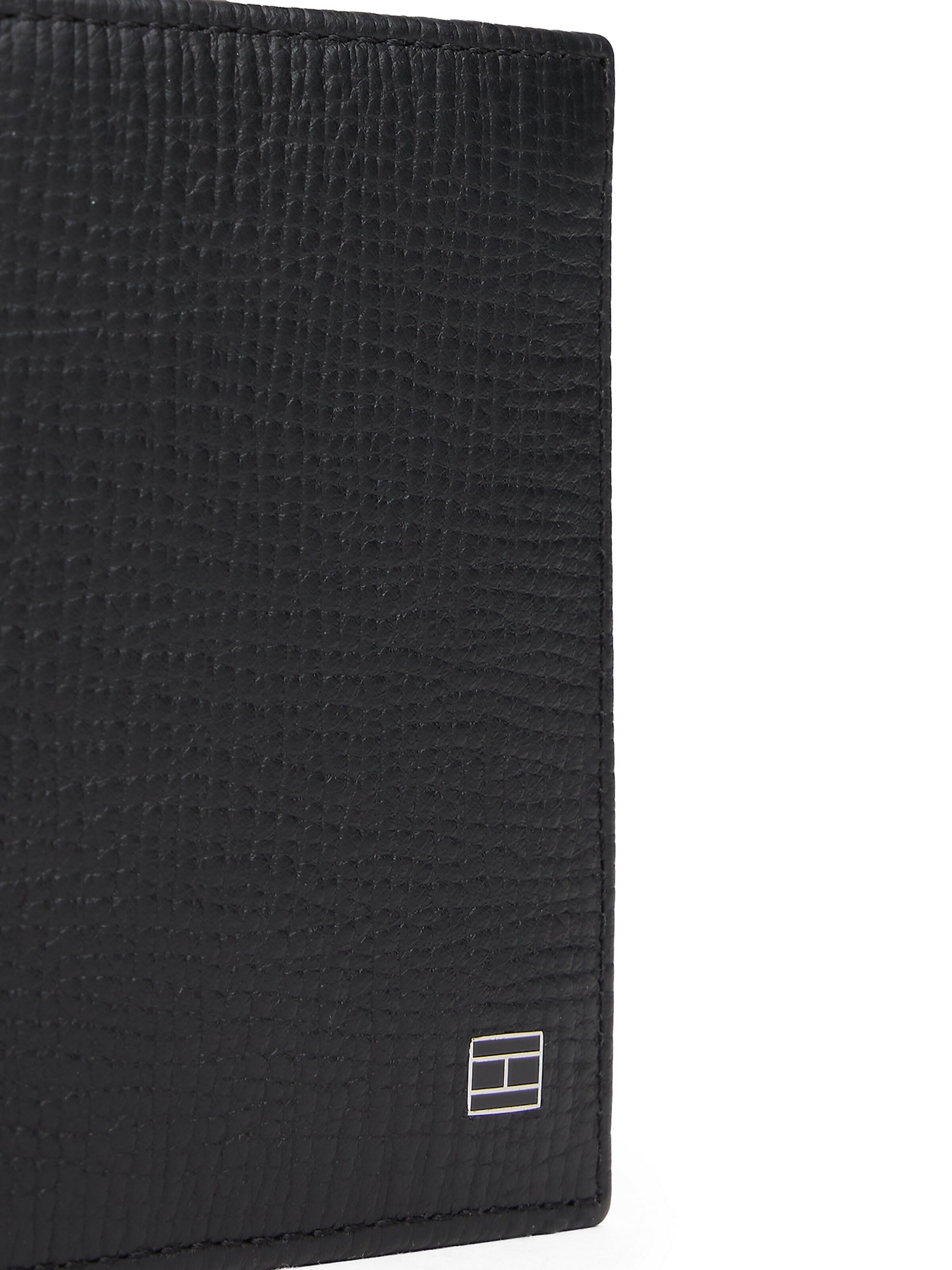 TOMMY HILFIGER Wallet in Black