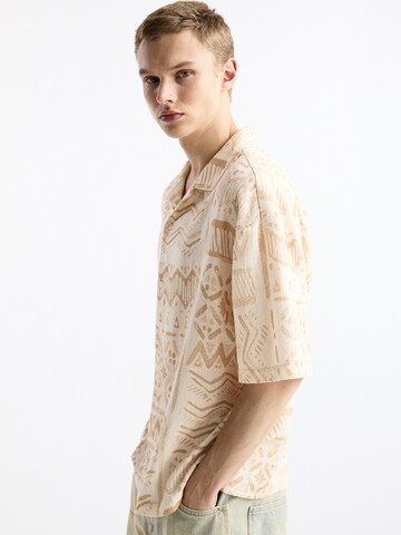 Pull&Bear Comfort fit Koszula w kolorze beżowy