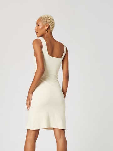 Robe 'Charlize' Katy Perry exclusive for ABOUT YOU en blanc