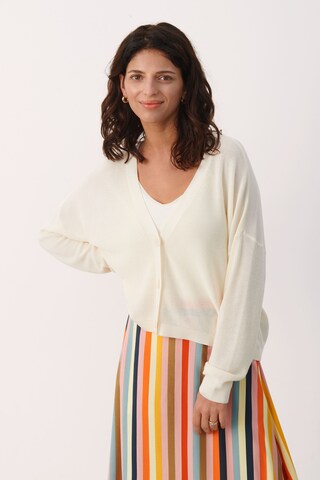 Cardigan 'Bessie' Part Two en beige : devant