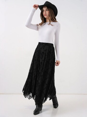 Bigdart Skirt in Black