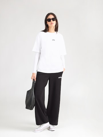 GAP Футболка оверсайз в Белый