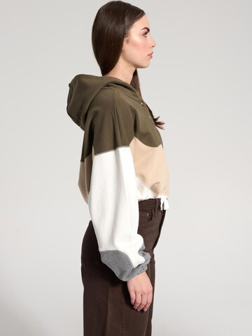 Sweat-shirt 'Sonia' NOWIHT en vert