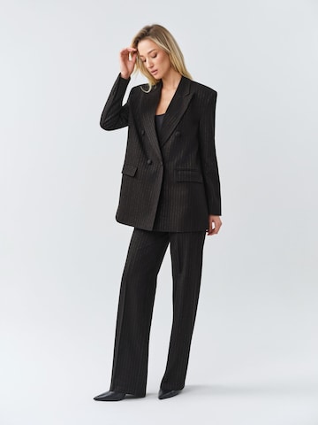 MB by Marta Buzolic - Blazer en negro