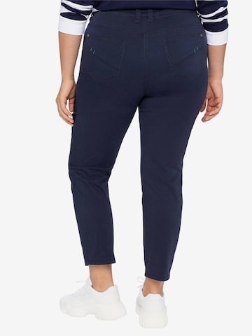 SHEEGO Slimfit Hose in Blau