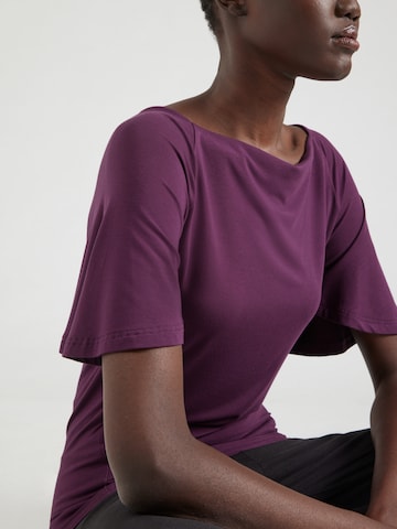 CURARE Yogawear Λειτουργικό μπλουζάκι σε λιλά