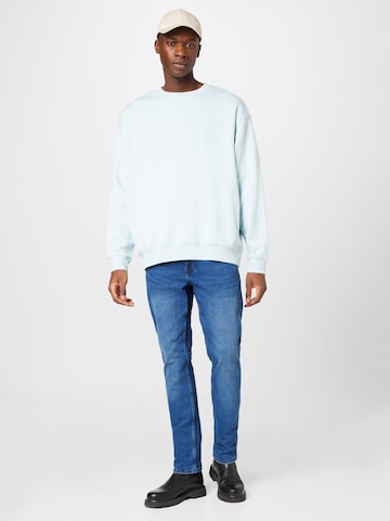 WEEKDAY Sweatshirt in Blauw