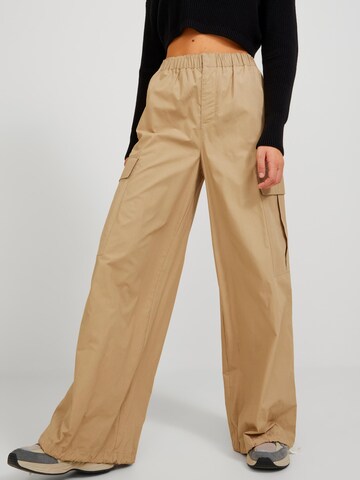 JJXX Loose fit Cargo Pants 'Yoko' in Beige: front