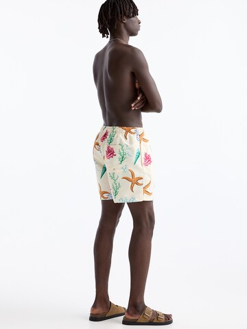 Pull&Bear Badeshorts in Beige